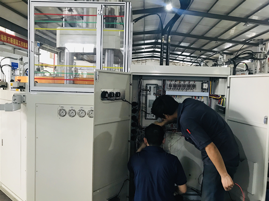 標(biāo)準(zhǔn)注塑機 標(biāo)準(zhǔn)注塑機