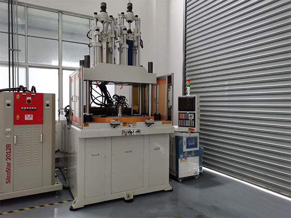 立式雙色注塑機 立式雙色注塑機